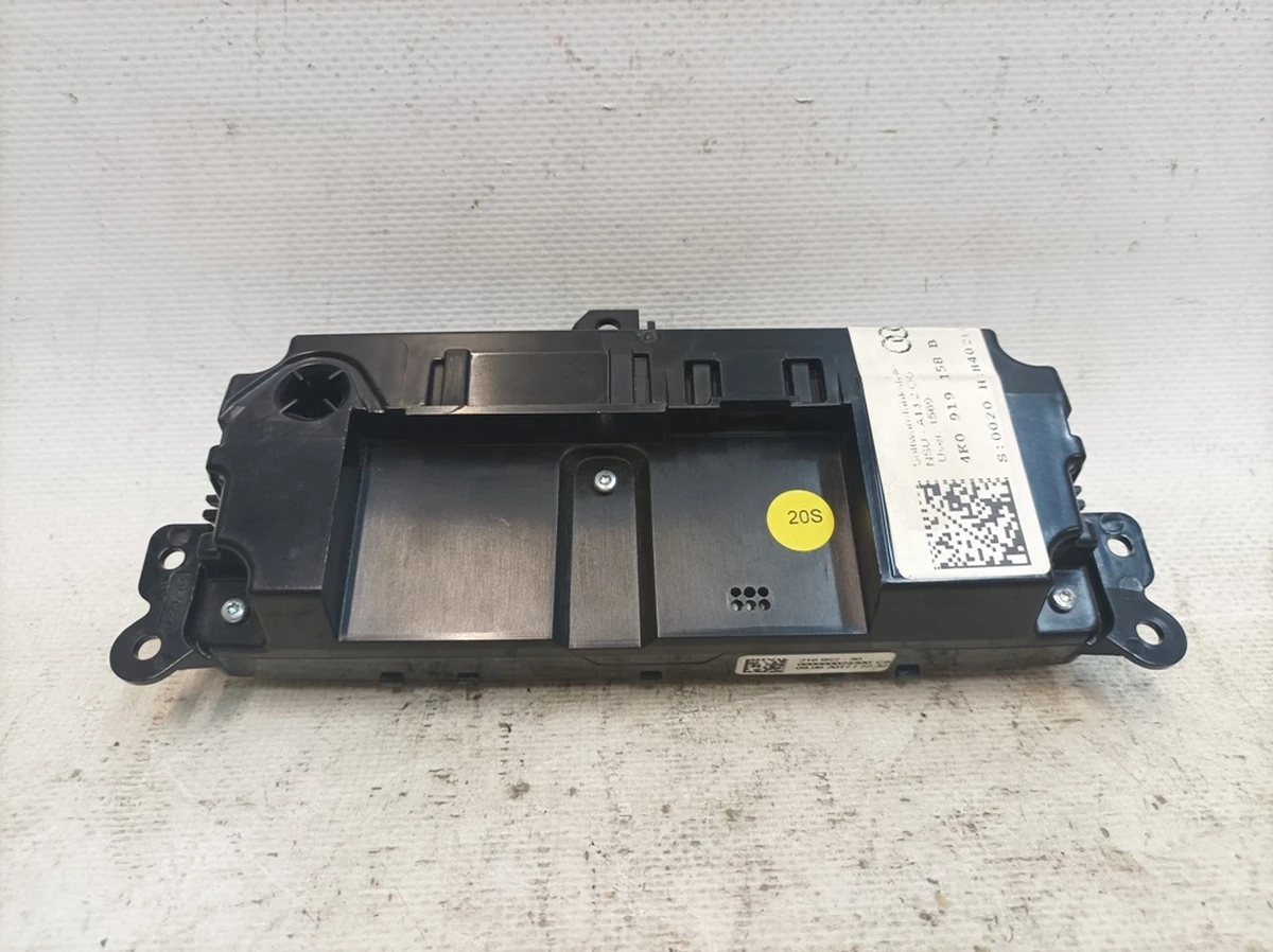 Панель керування та індикації кліматичною установкою Climatronic Audi A7 4K0919158B