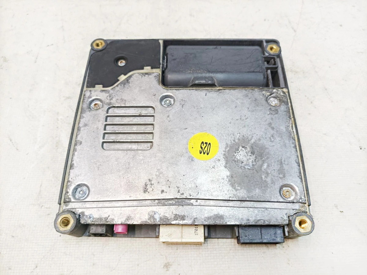 Блок управління модуля аварійного виклику та комунікаційного блоку (пошкоджено) Audi E-tron 4K1035283C