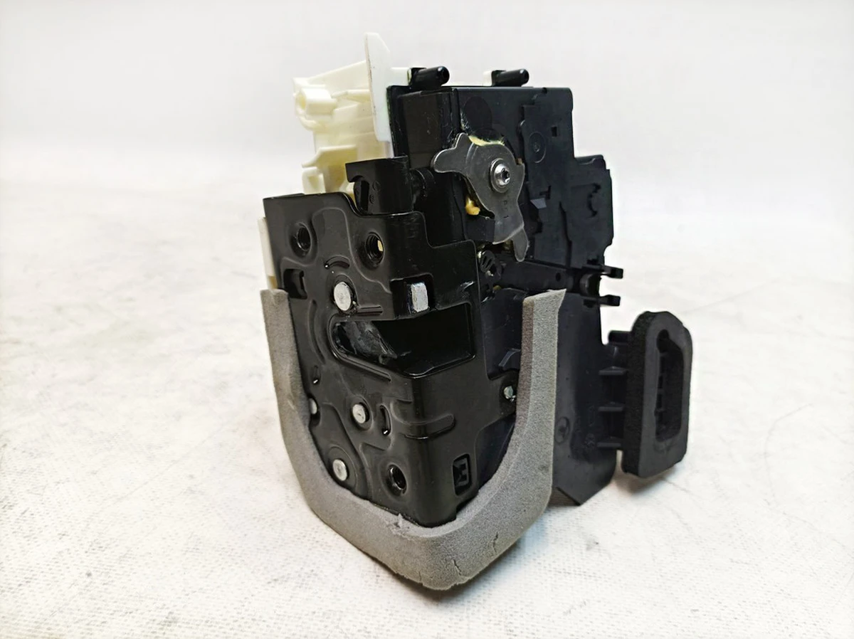 Замок двері передньої правої Audi E-tron 4K1837016H