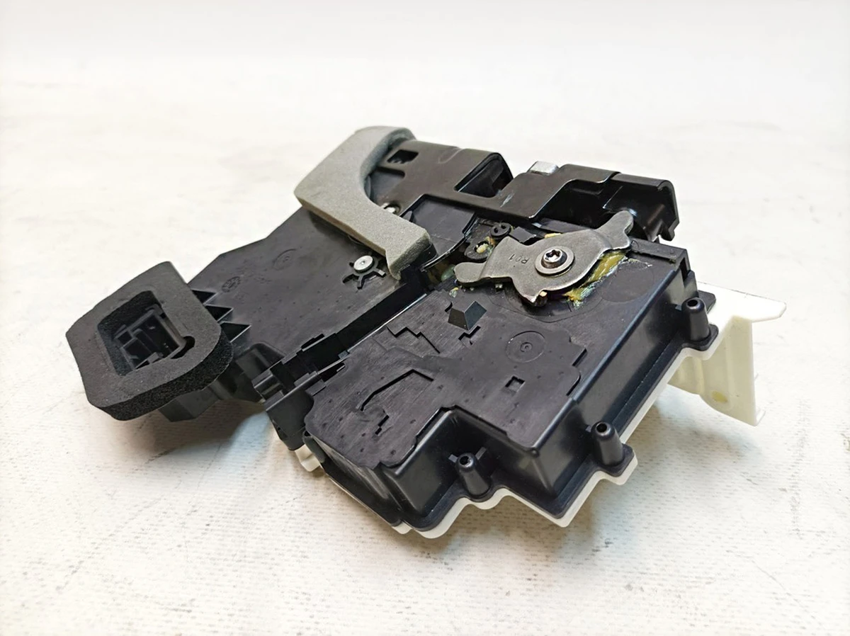 Замок двері передньої правої Audi E-tron 4K1837016H