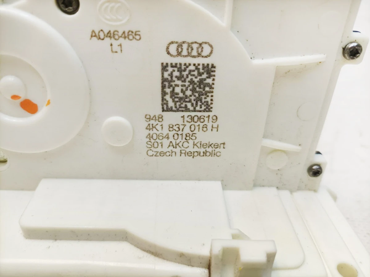 Замок двері передньої правої Audi E-tron 4K1837016H