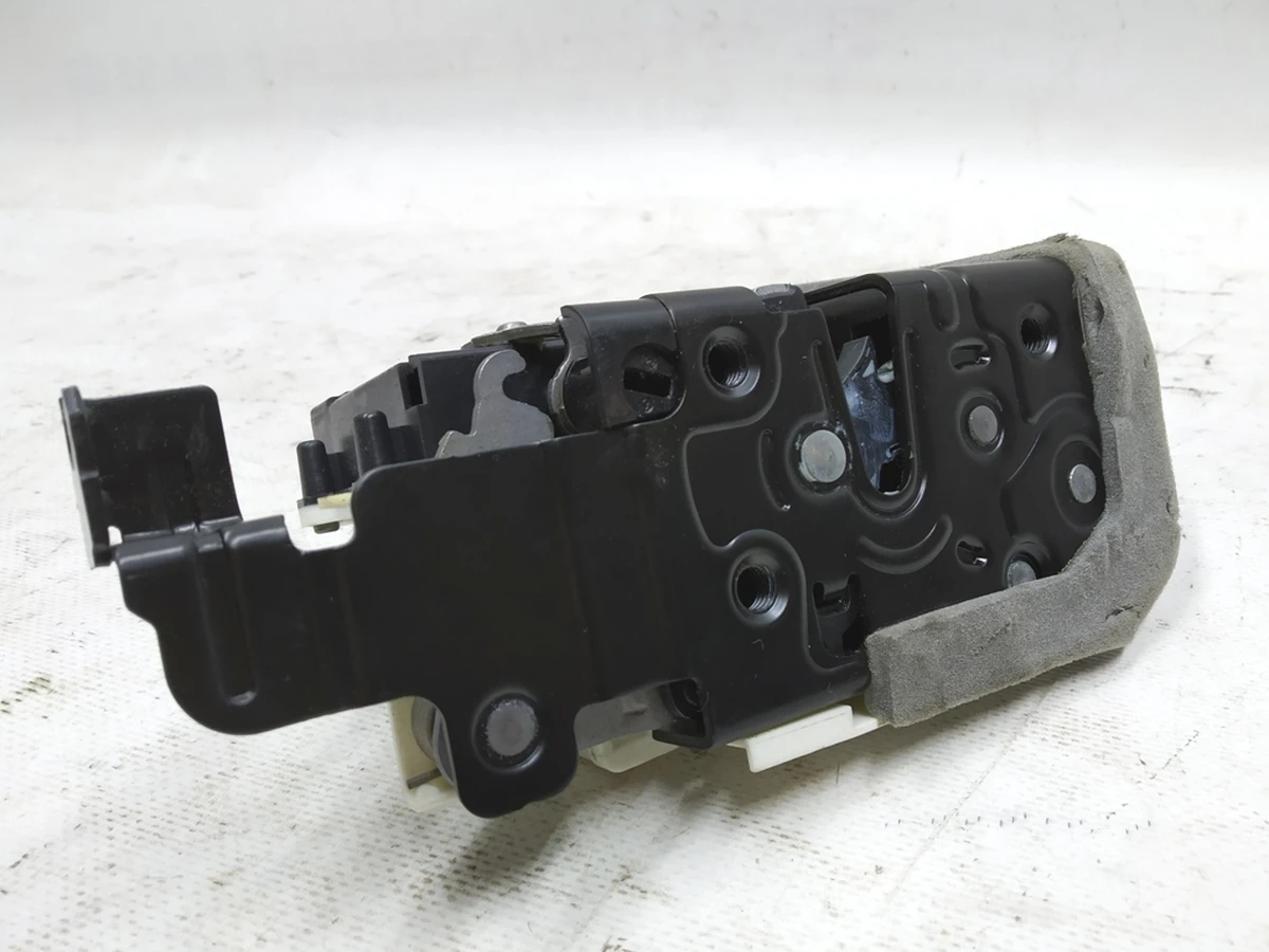 Замок двері передньої правої Audi E-tron 4K1837016L