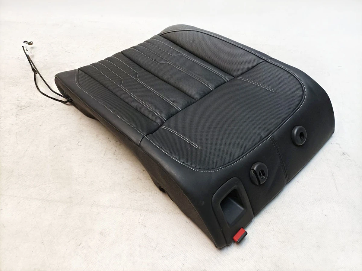 Спинка сидіння другого ряду ліва з ушкодженням SLI Audi E-tron 4K5885815K