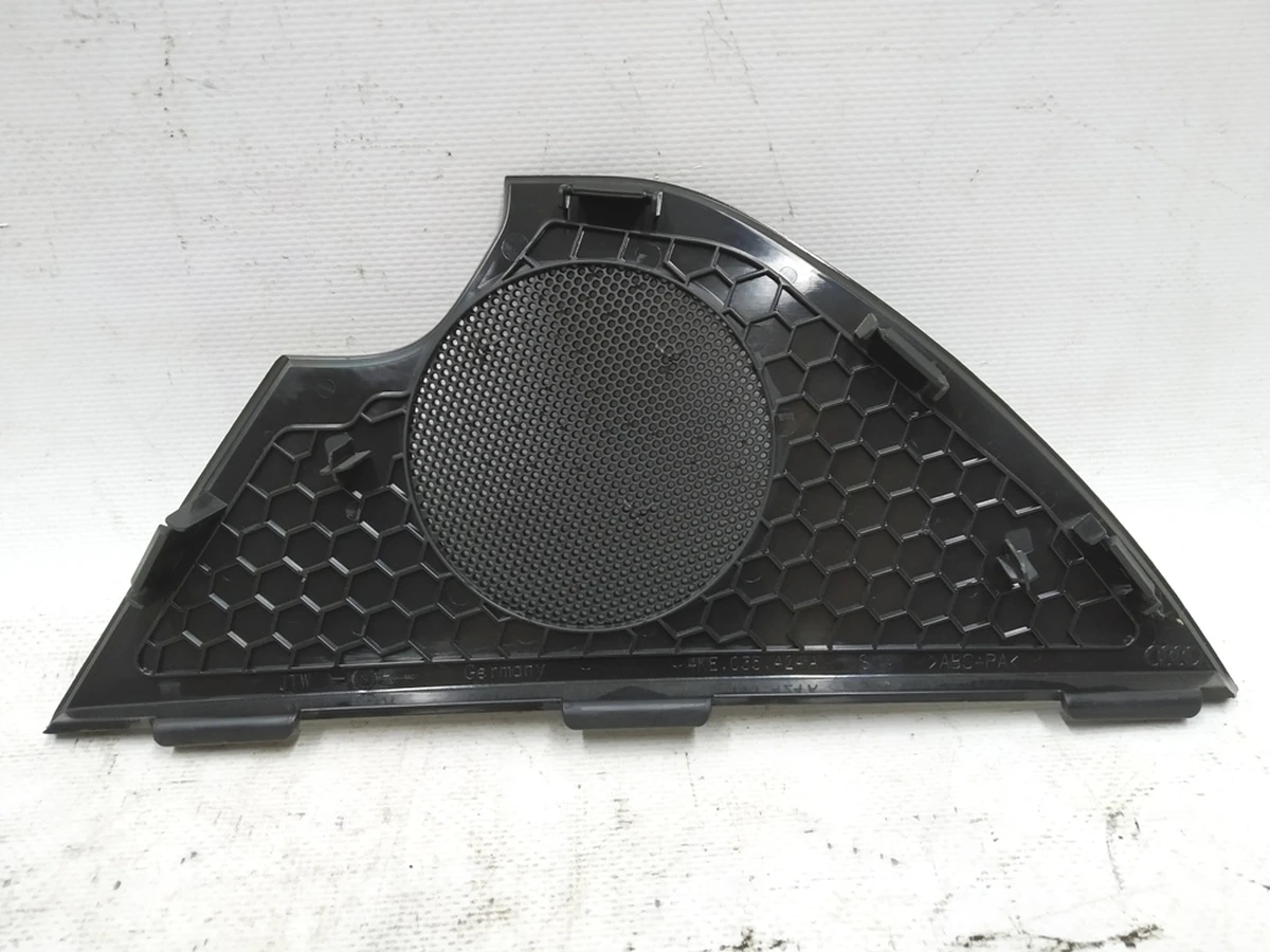 Накладка динамика карты двери передней правой Audi E-tron 4KE035424A