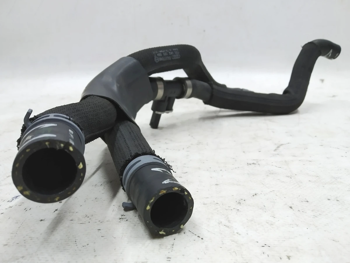 Шланг рідини, що охолоджує, з датчиком температури подвійний Audi E-tron 4KE121036C