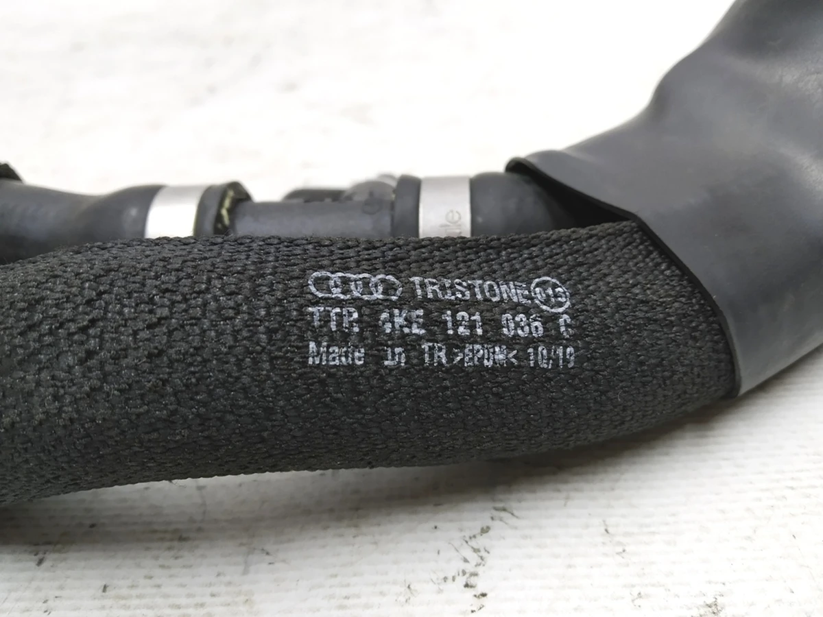 Шланг рідини, що охолоджує, з датчиком температури подвійний Audi E-tron 4KE121036C