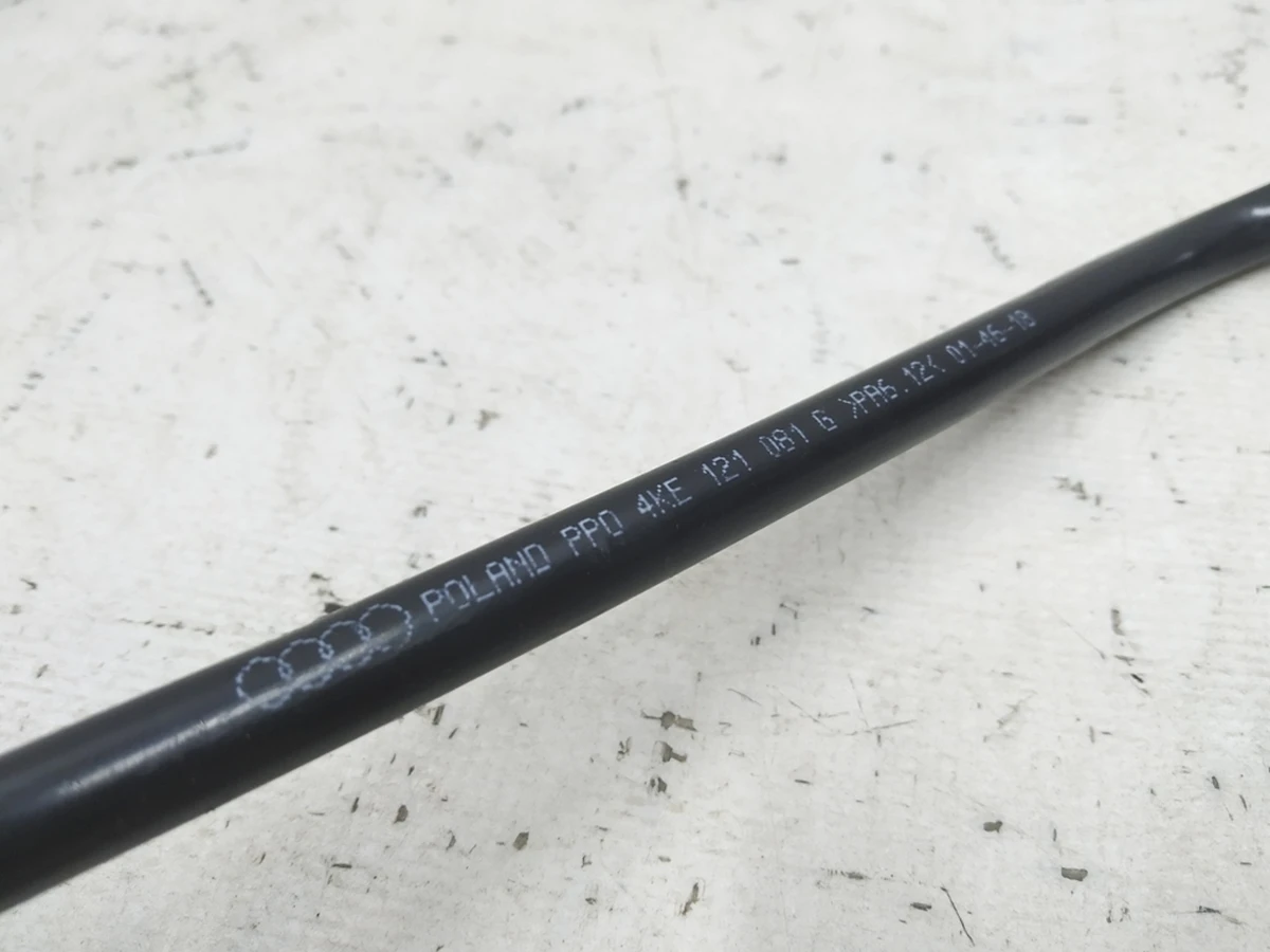 Трубка охолоджувальної рідини із шлангом охолоджуючої рідини Audi E-tron 4KE121081G