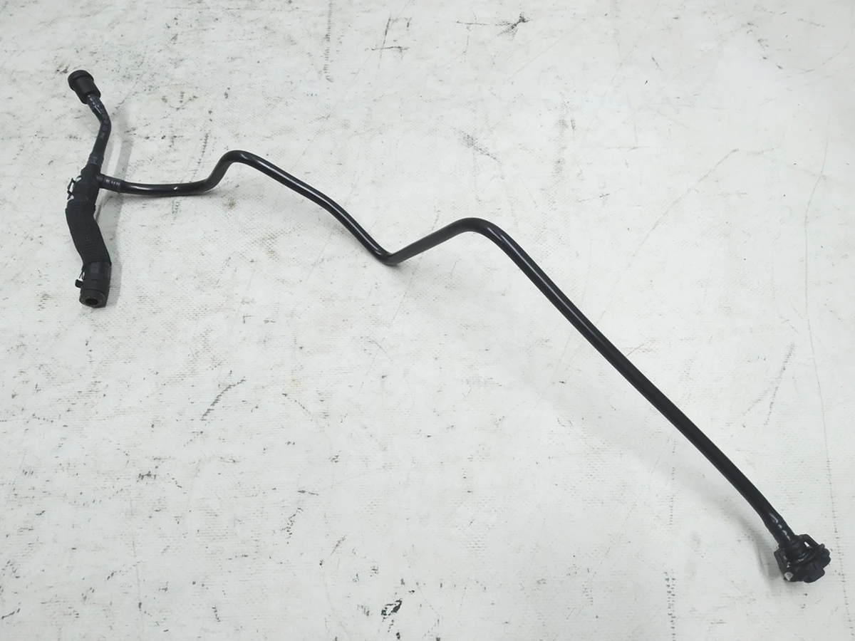 Трубка охолоджувальної рідини із шлангом охолоджуючої рідини Audi E-tron 4KE121081G