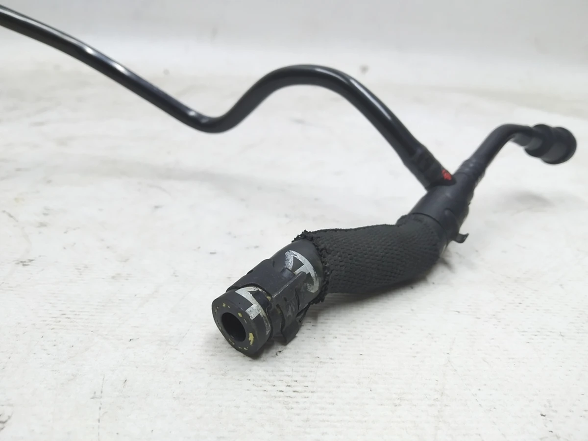 Трубка охолоджувальної рідини із шлангом охолоджуючої рідини Audi E-tron 4KE121081G