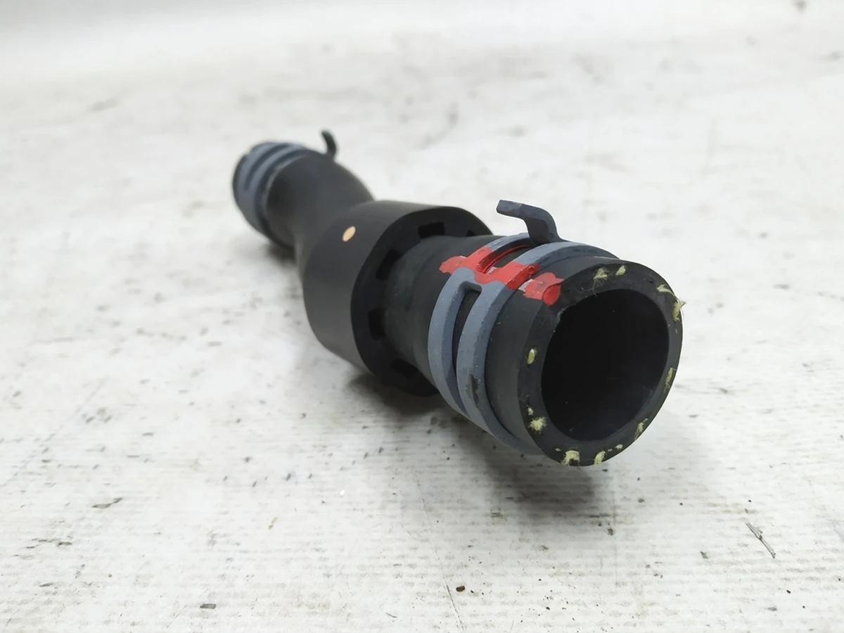 Шланг системи охолодження Audi E-tron 4KE121609M