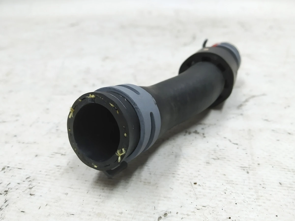 Шланг системи охолодження Audi E-tron 4KE121609M