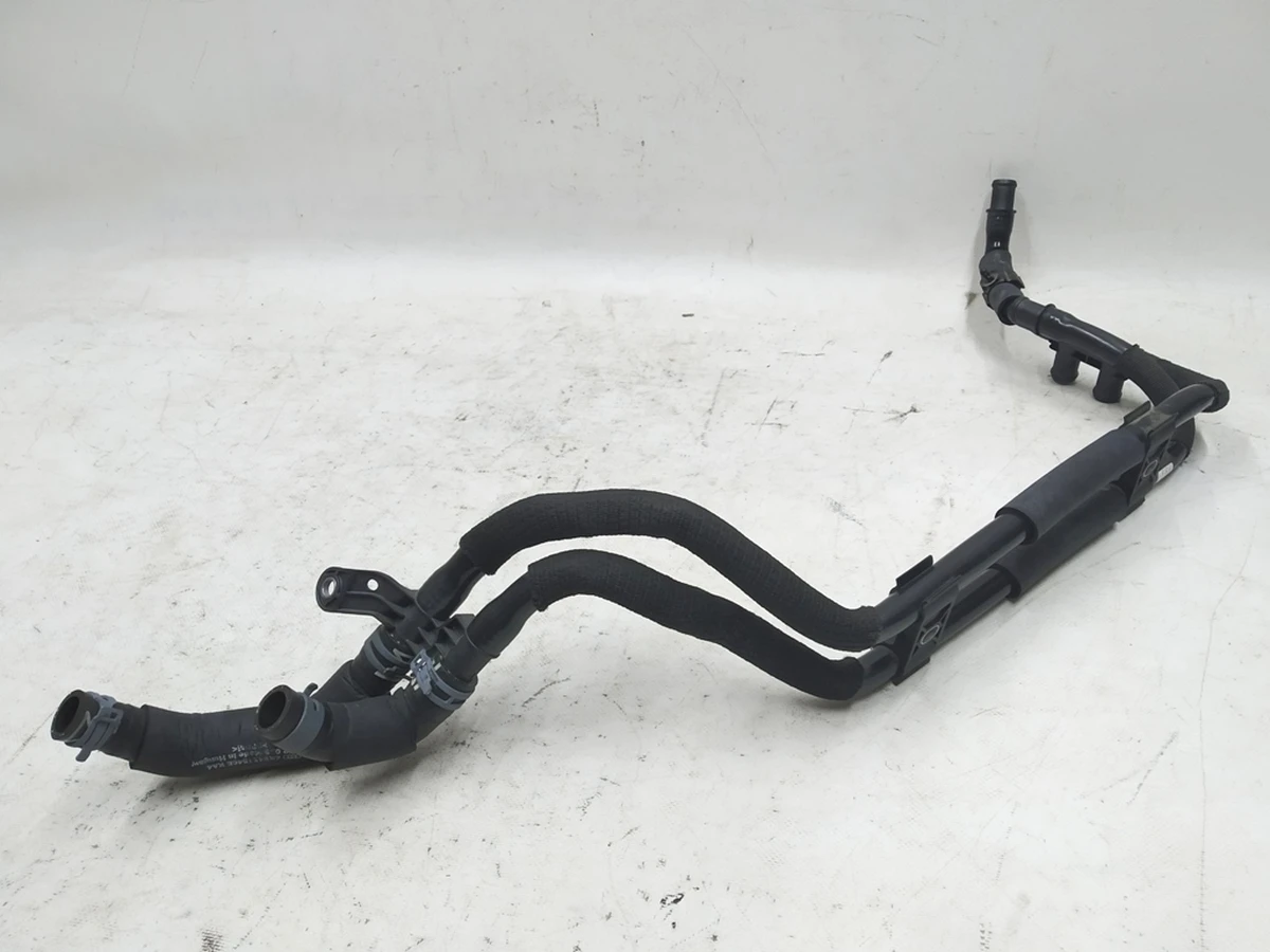 Трубка охолоджувальної рідини із шлангом охолоджуючої рідини Audi E-tron 4KE121609P