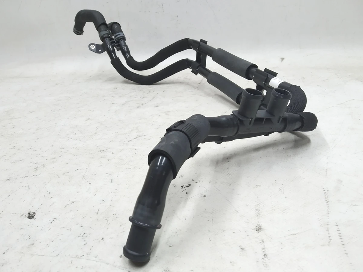 Трубка охолоджувальної рідини із шлангом охолоджуючої рідини Audi E-tron 4KE121609P