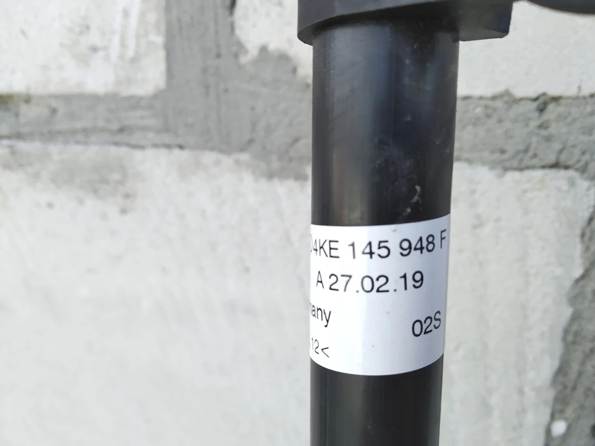 High-voltage battery cooling return pipe Audi E-tron 4KE145948F