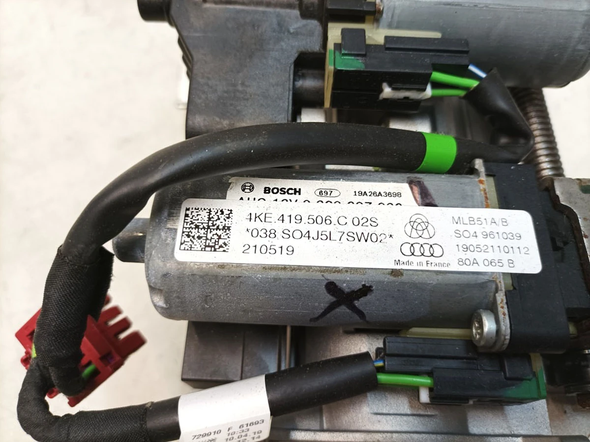 Рулевая колонка с повреждением Audi E-tron 4KE419506C