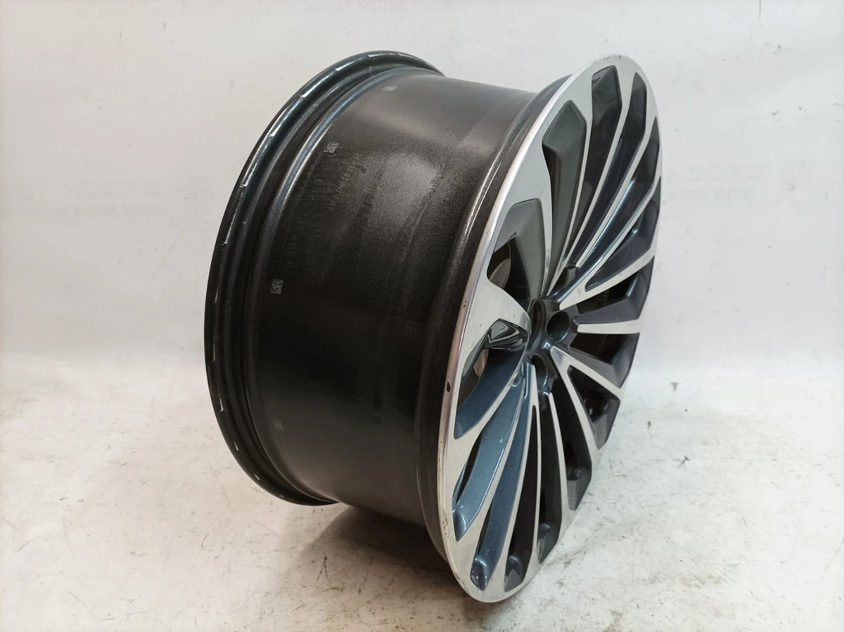 Aluminum rim E9,5JX21H2 ET36 minor damage Color code: JG3 Audi E-tron 4KE601025G