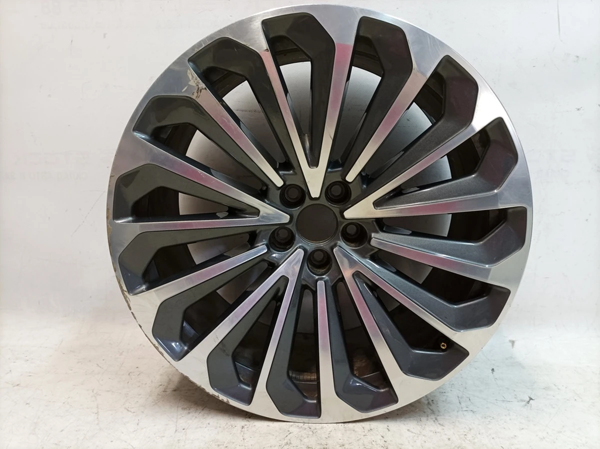 Диск алюмінієвий E9,5JX21H2 ET36 пошкодження Код кольору: JG3 Audi E-tron 4KE601025G