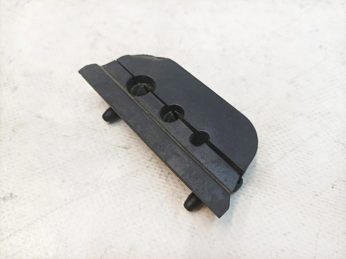 Тримач гальмівного трубопроводу Audi E-tron 4KE614769D