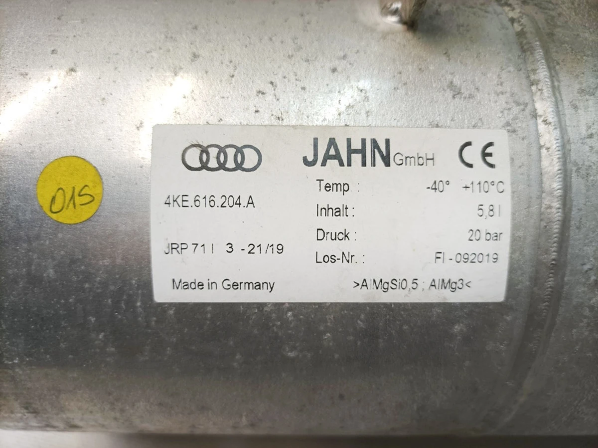 Аккумулятор давления правый Audi E-tron 4KE616204A