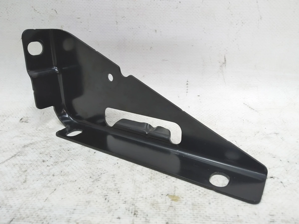 Bracket connector left Audi E-tron 4KE805209