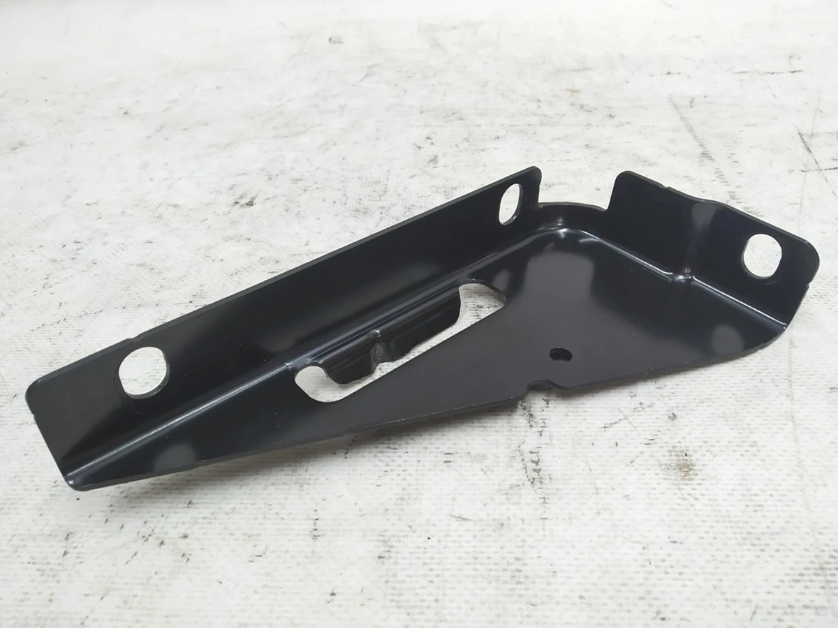 Bracket connector left Audi E-tron 4KE805209