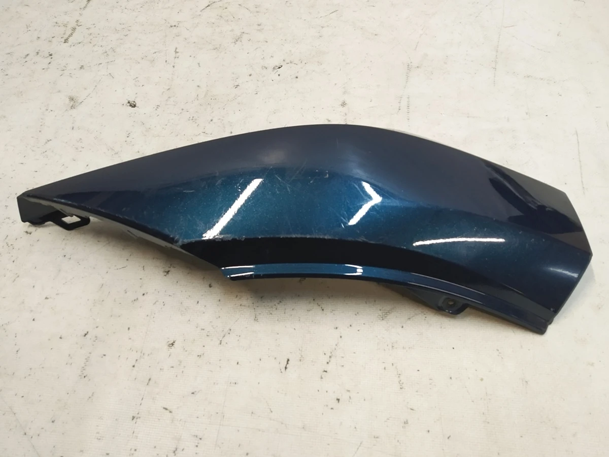 Спойлер облицювання переднього бампера лівий з пошкодженням LV5Z Audi E-tron 4KE807061A