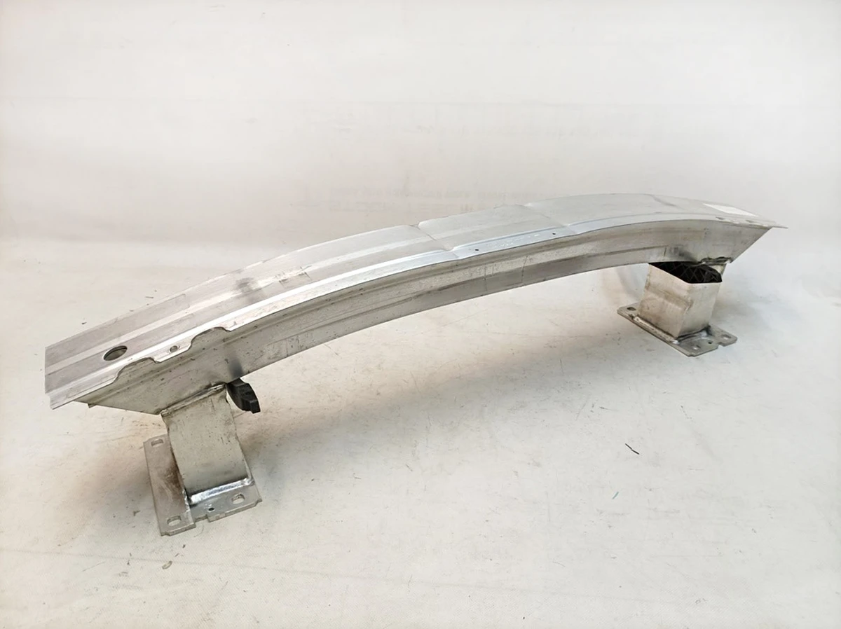 Усилитель бампера переднего Audi E-tron 4KE807109