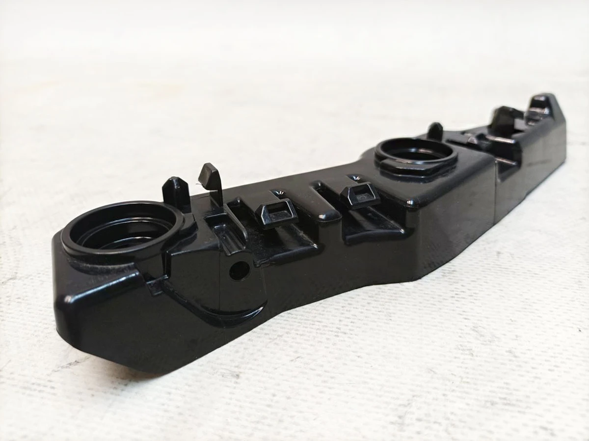 Напрямна бампера переднього права Audi E-tron 4KE807284