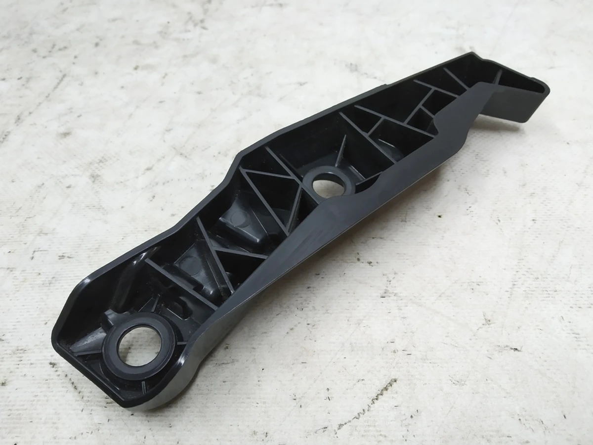 Front right bumper guide with damage Audi E-tron 4KE807284