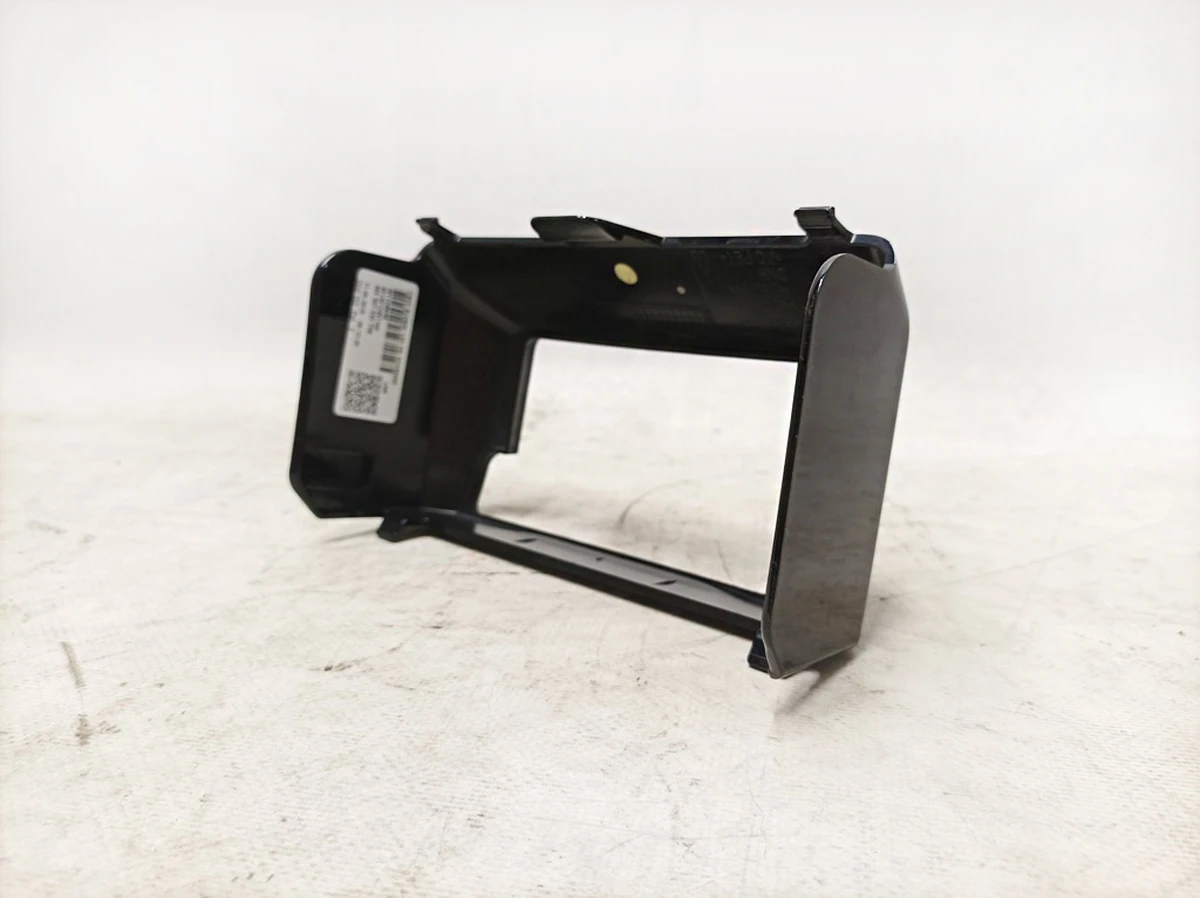 Накладка блока управления адаптивного круиз-контроля Y9B Audi E-tron 4KE807644