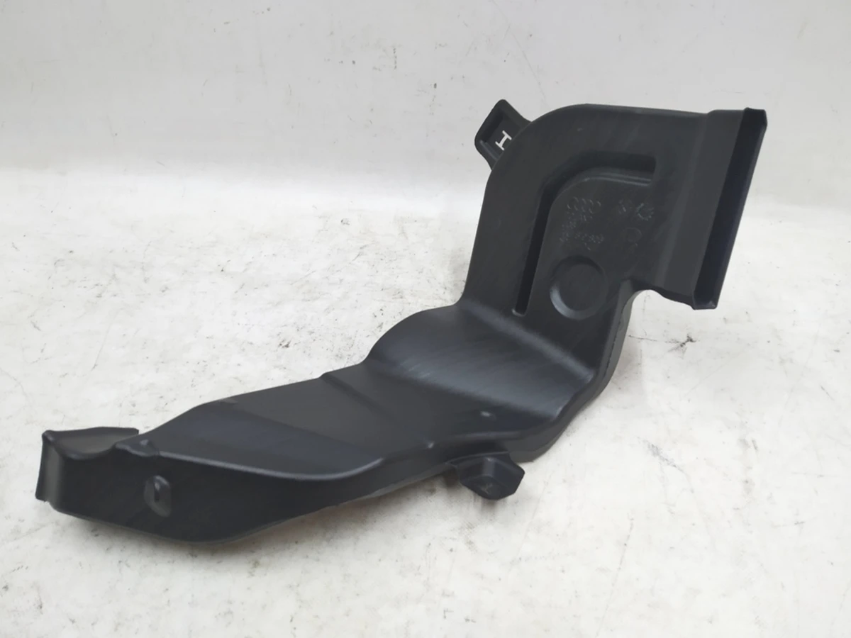 Воздуховод салона передний правый Audi E-tron 4KE819806