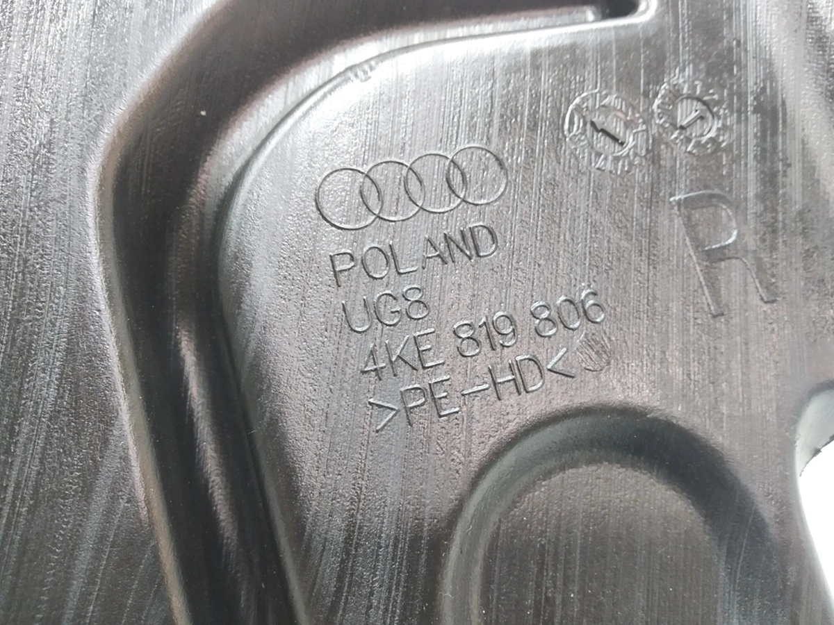 Воздуховод салона передний правый Audi E-tron 4KE819806