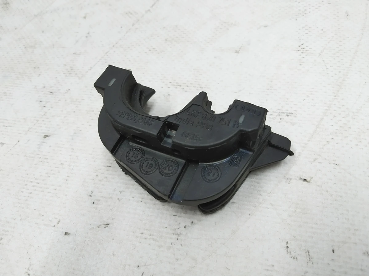 Double lower bushing Audi E-tron 4KE820751B