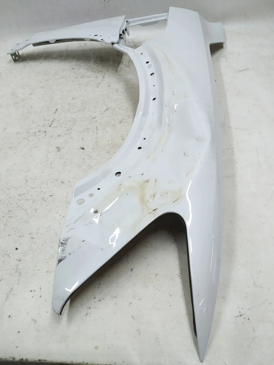 Fender front right 2YSW with damage Audi E-tron 4KE821022C