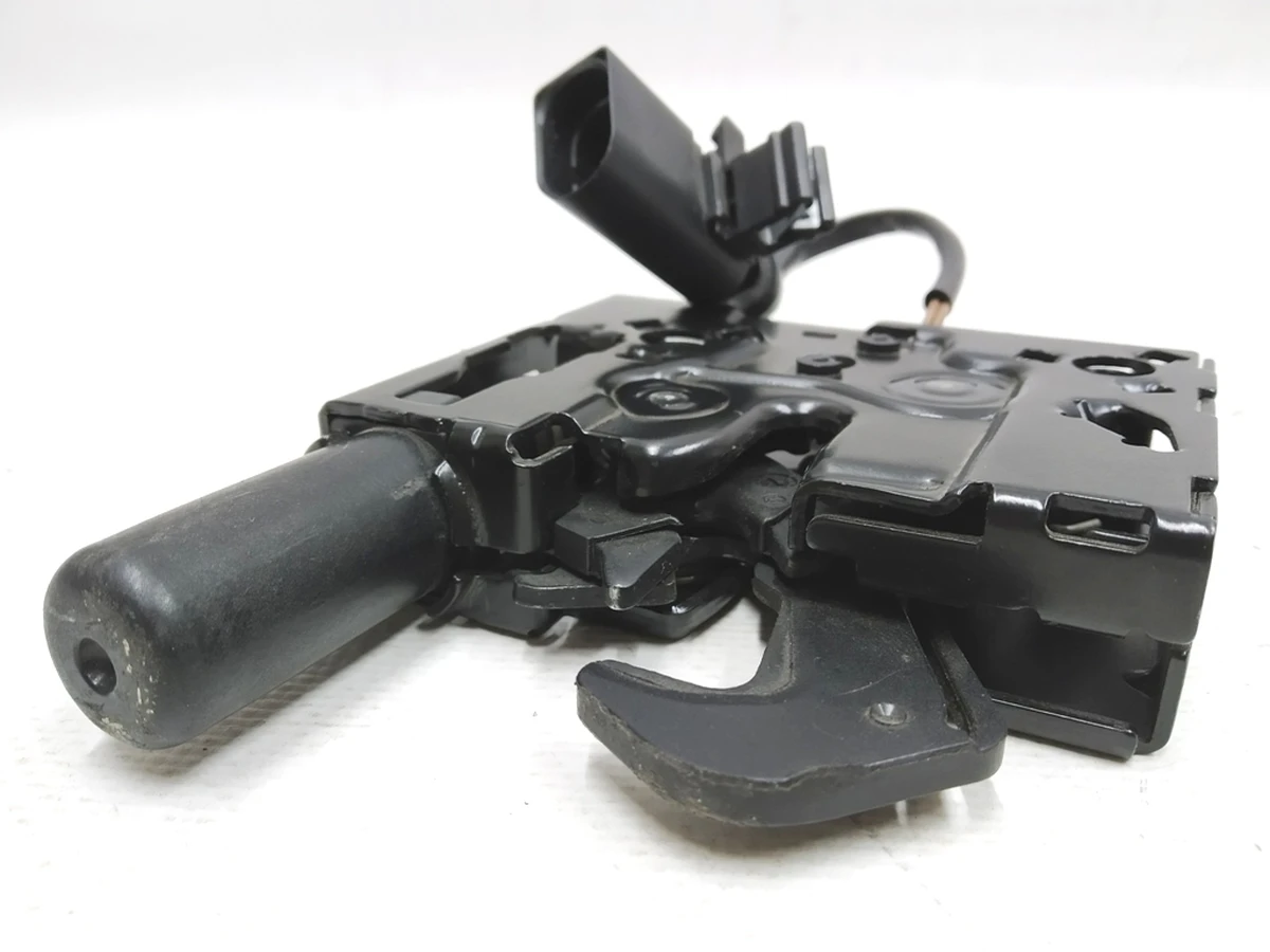 Замок кришки капота з мікровимикачем Audi E-tron 4KE823509