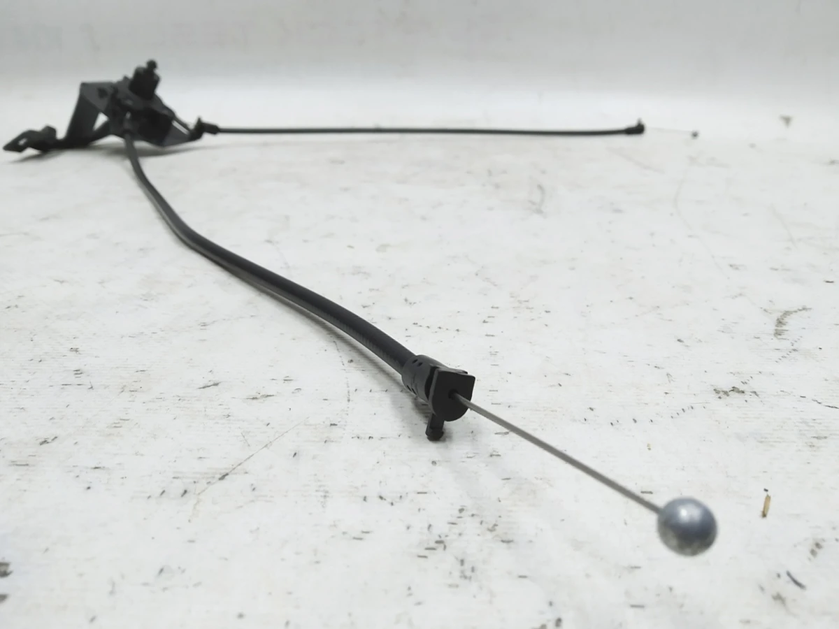 Механізм відкриття капота з тросиками у зборі нижній Audi E-tron 4KE823529B