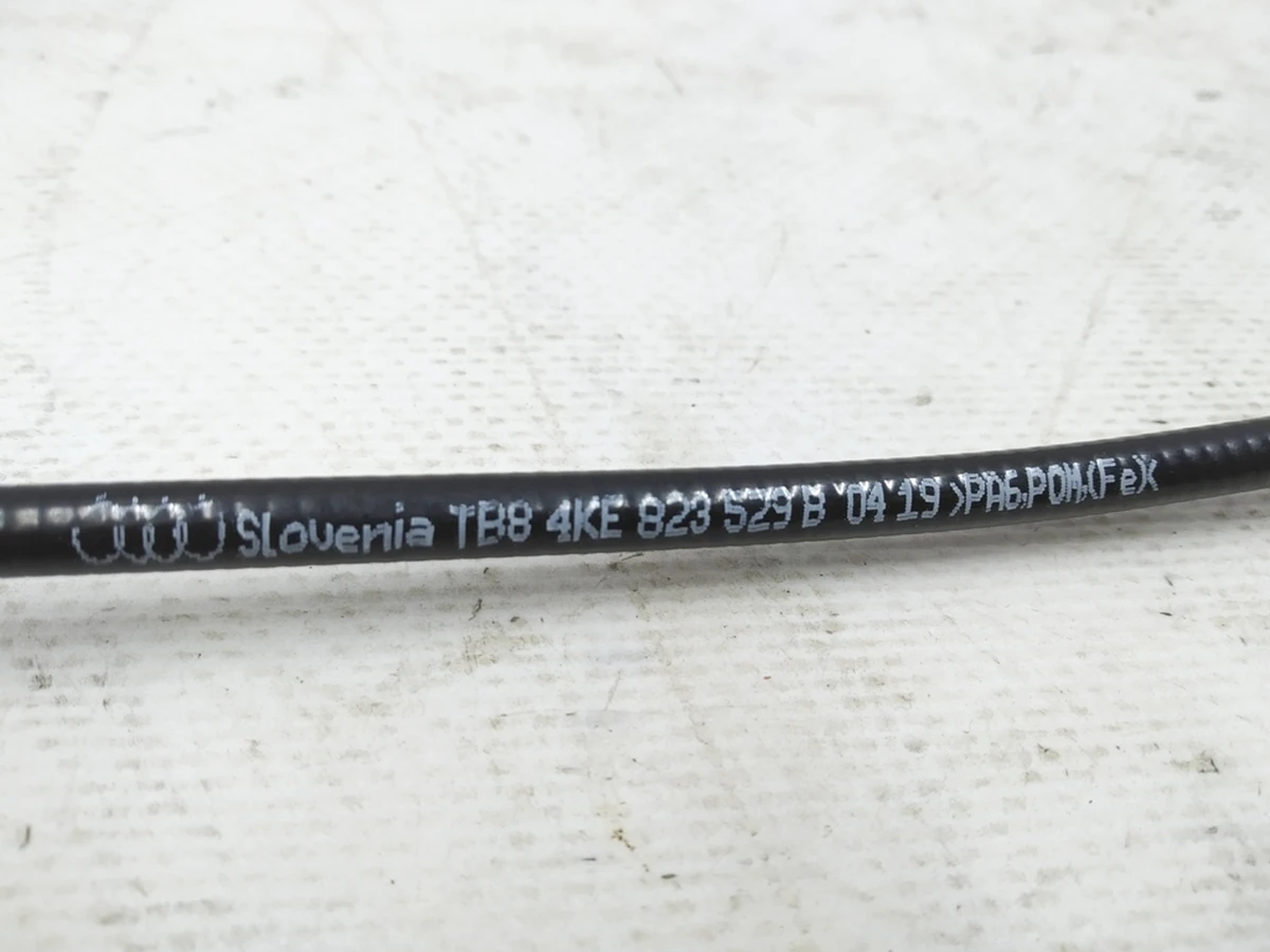 Механізм відкриття капота з тросиками у зборі нижній Audi E-tron 4KE823529B