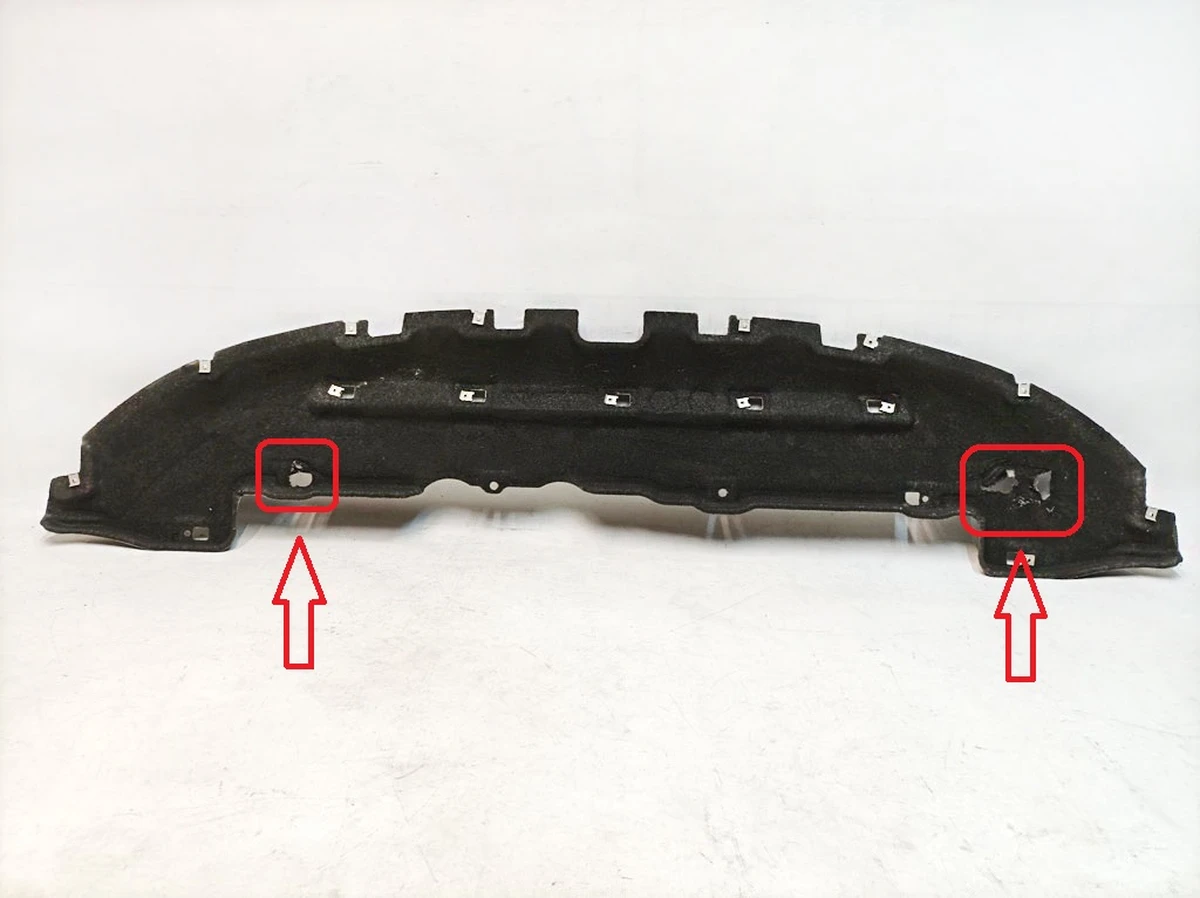 Rear underbody trim with damage Audi E-tron 4KE825219