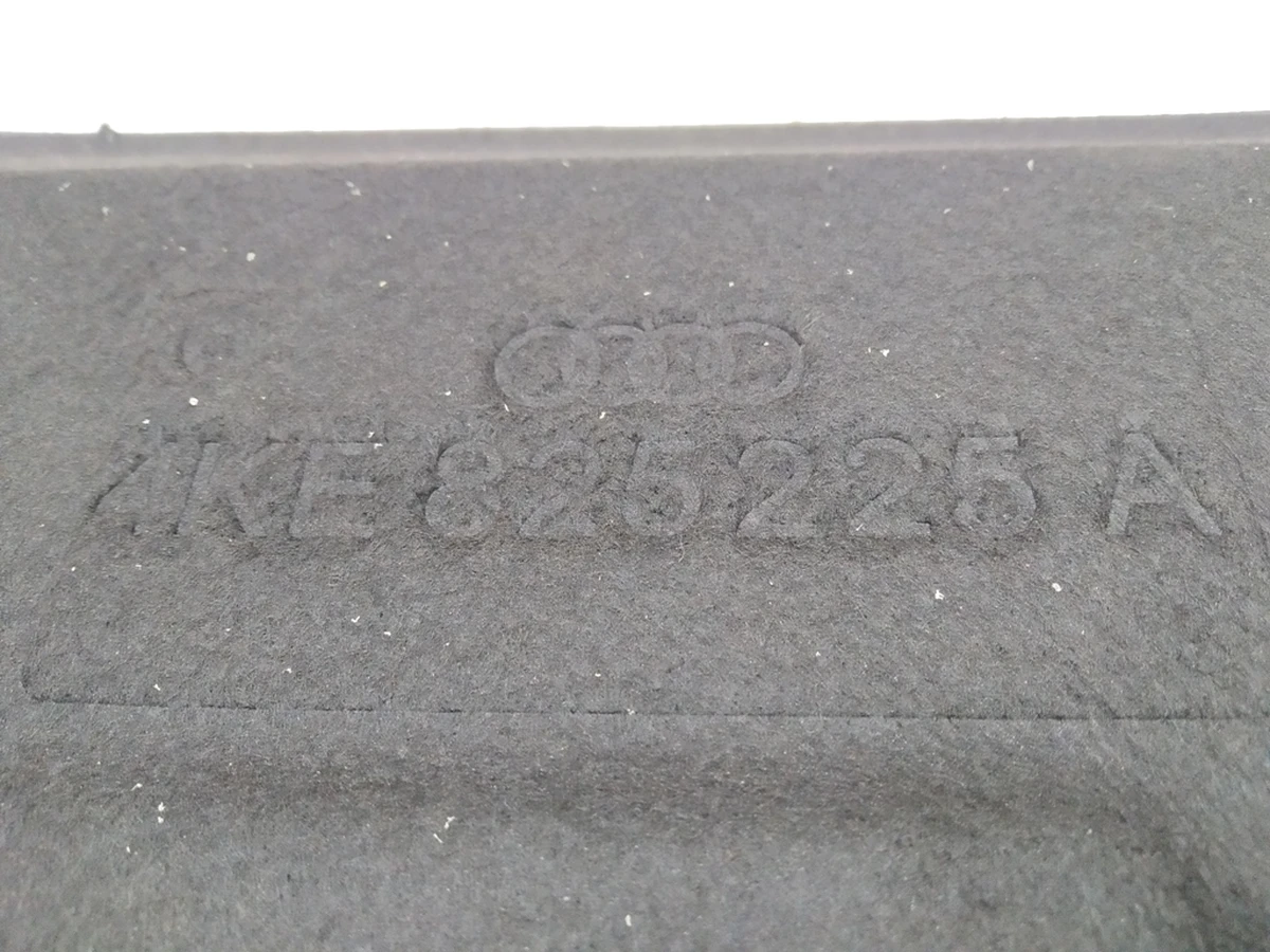 Шумоізоляція задня вісь Audi E-tron 4KE825225A