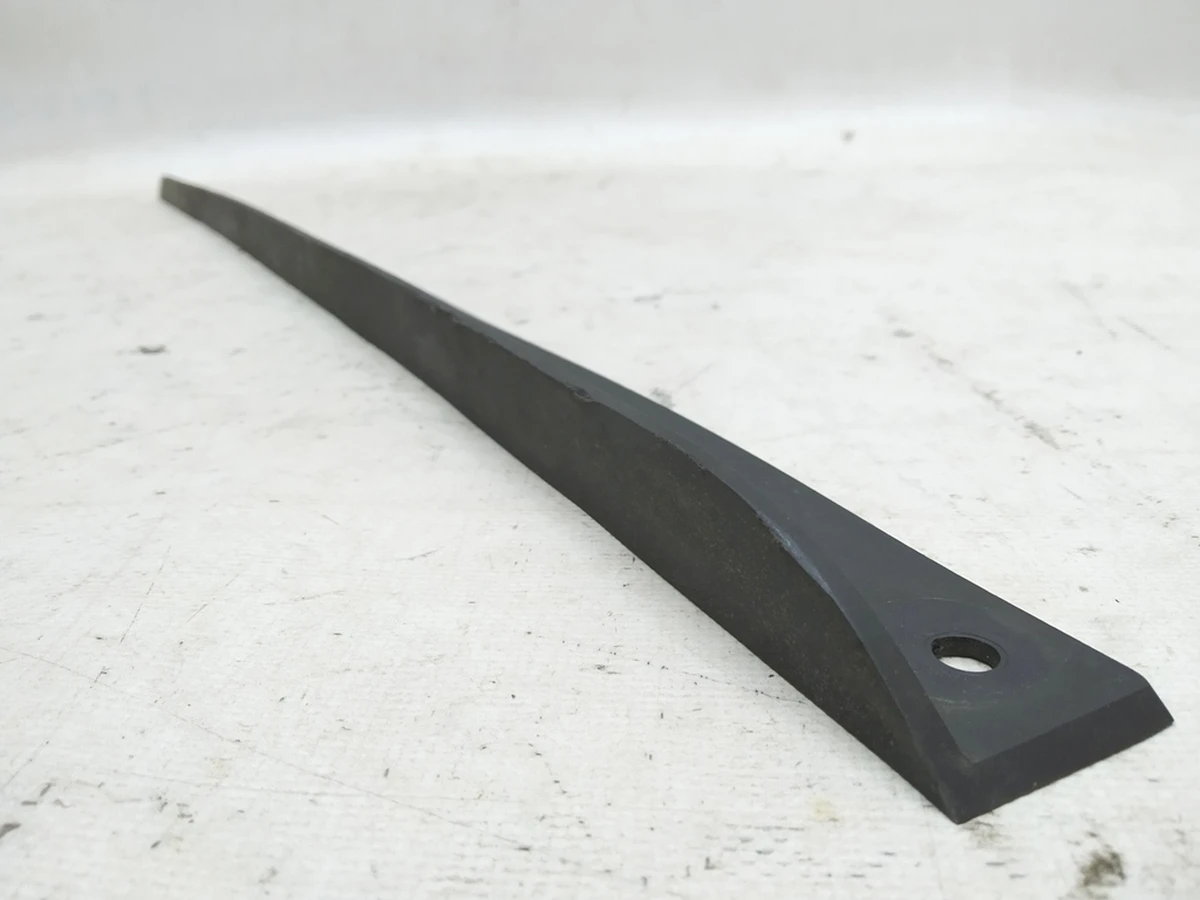 Rear underbody spoiler Audi E-tron 4KE825872A