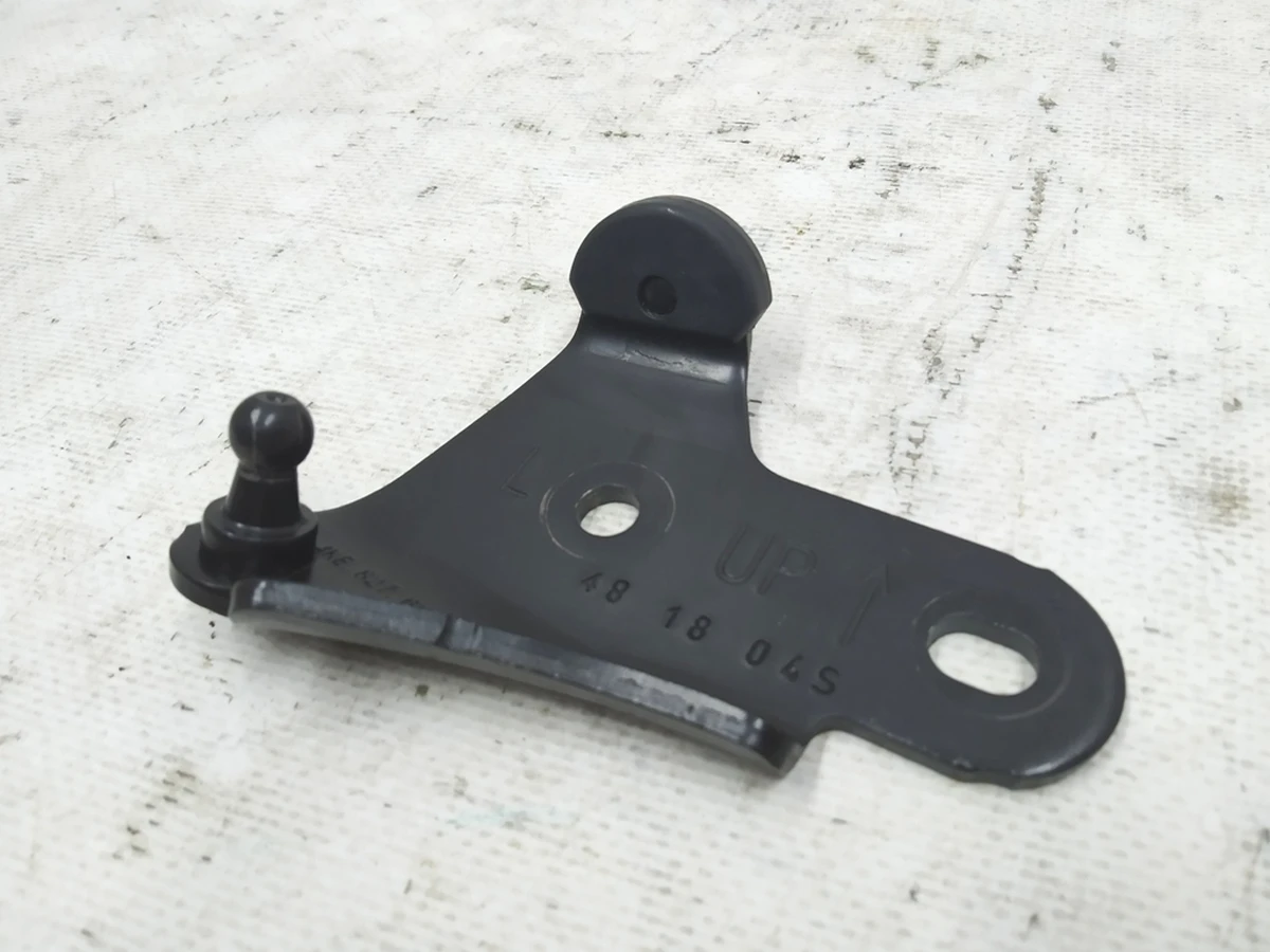 Кронштейн привода крышки багажника верхний левый Audi E-tron 4KE827605