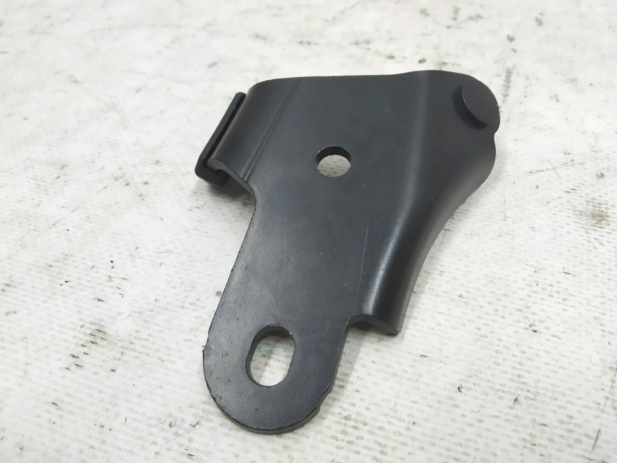 Кронштейн привода крышки багажника верхний левый Audi E-tron 4KE827605