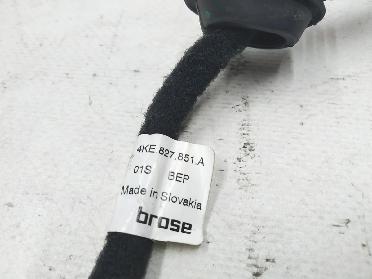 Електропривод для кришки багажного відсіку лівий правий Audi E-tron 4KE827851A