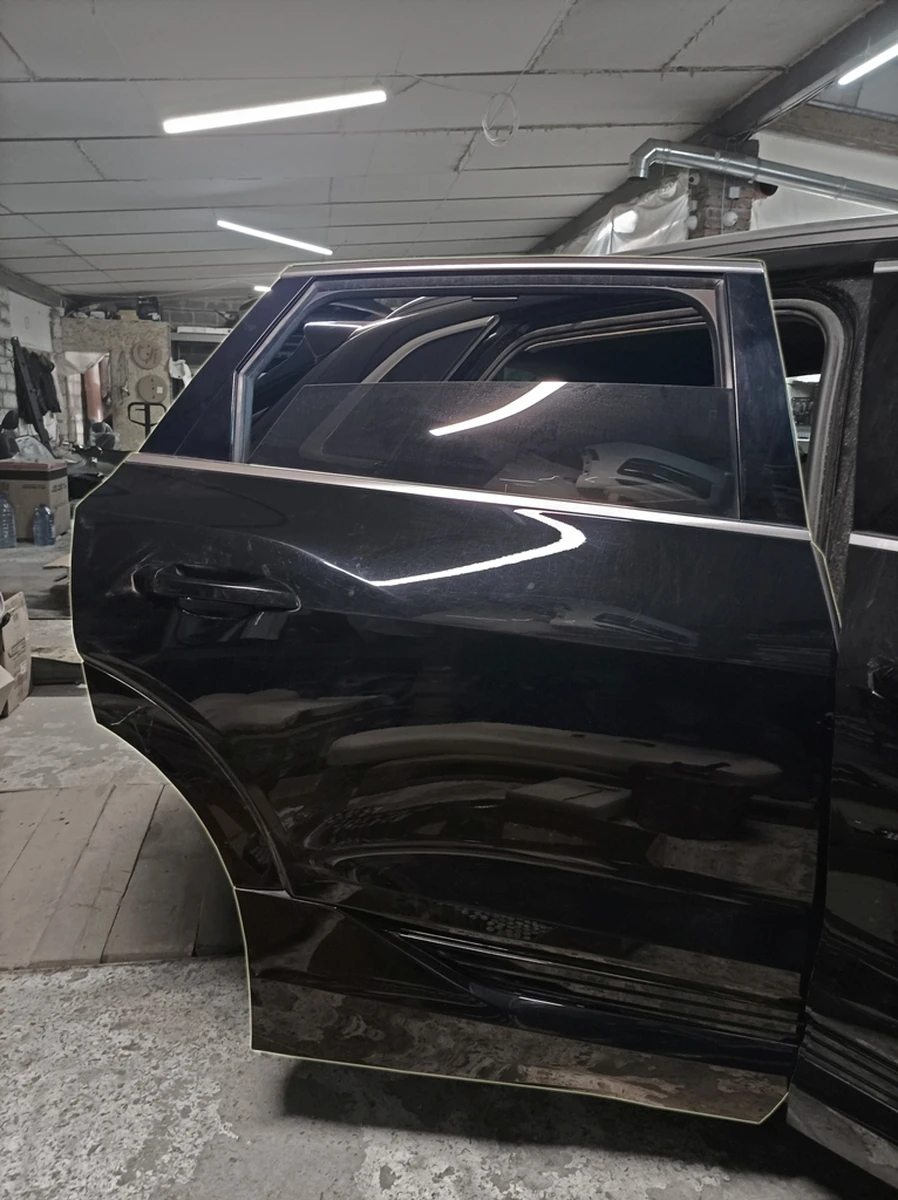 Rear right door assembly Mythosschwarz Metallic LY9T Audi E-tron 4KE833052A