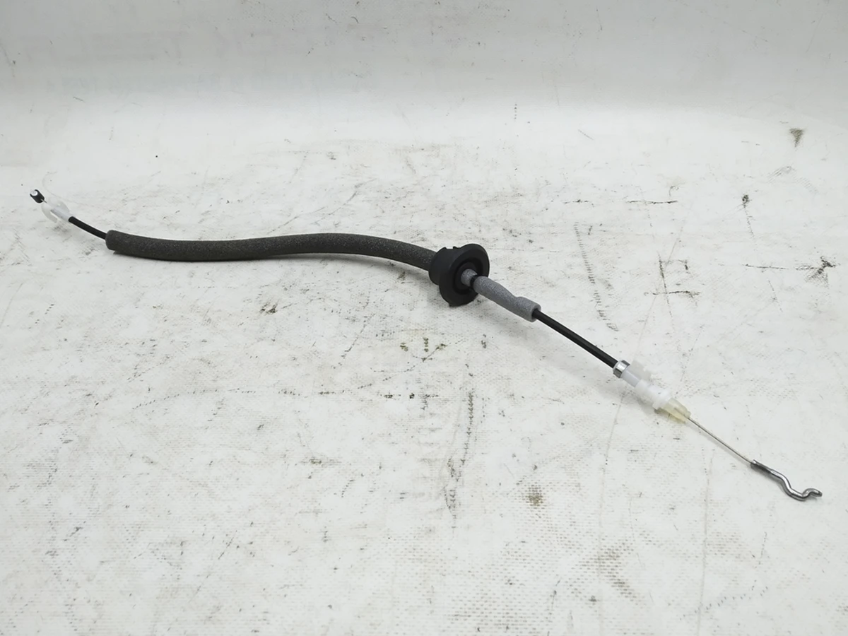 Трос замку дверей Audi E-tron 4KE837085