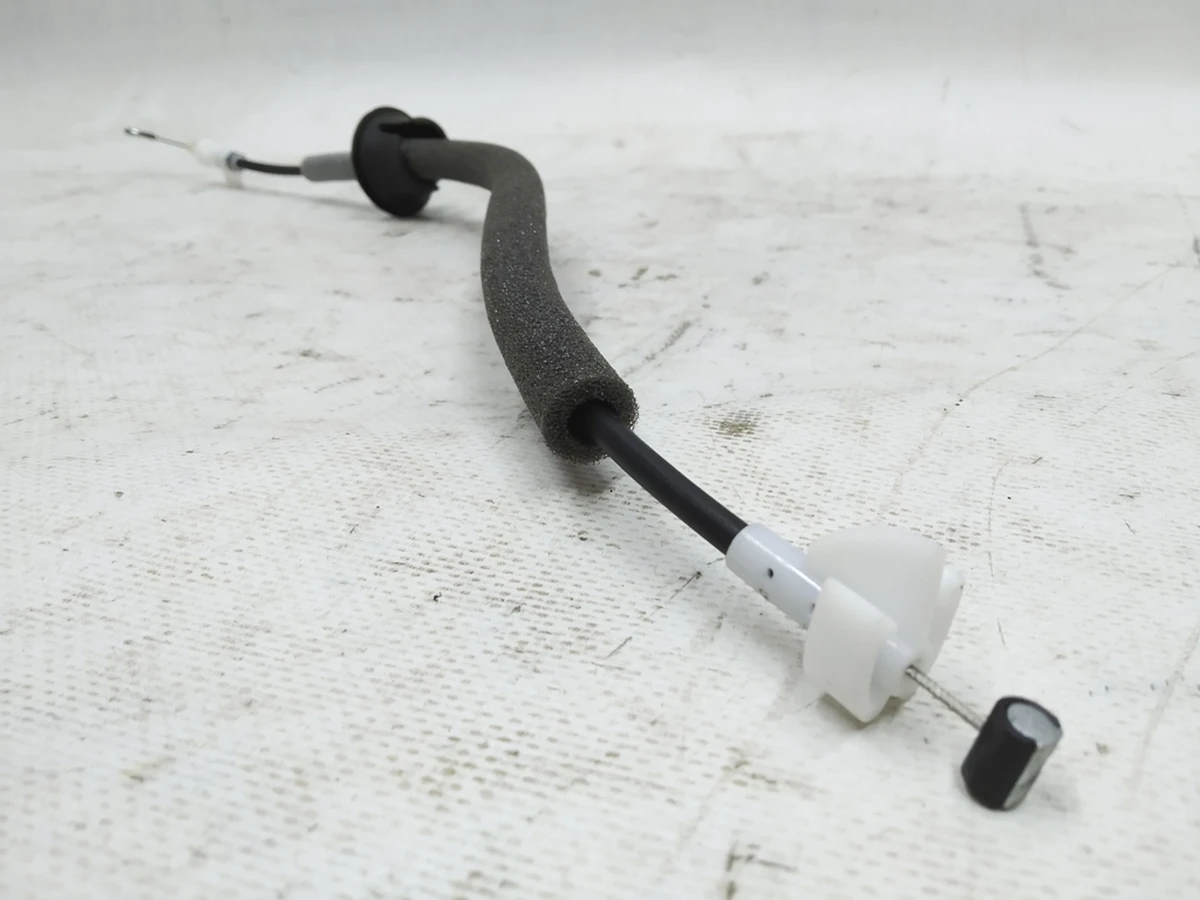 Трос замку дверей Audi E-tron 4KE837085