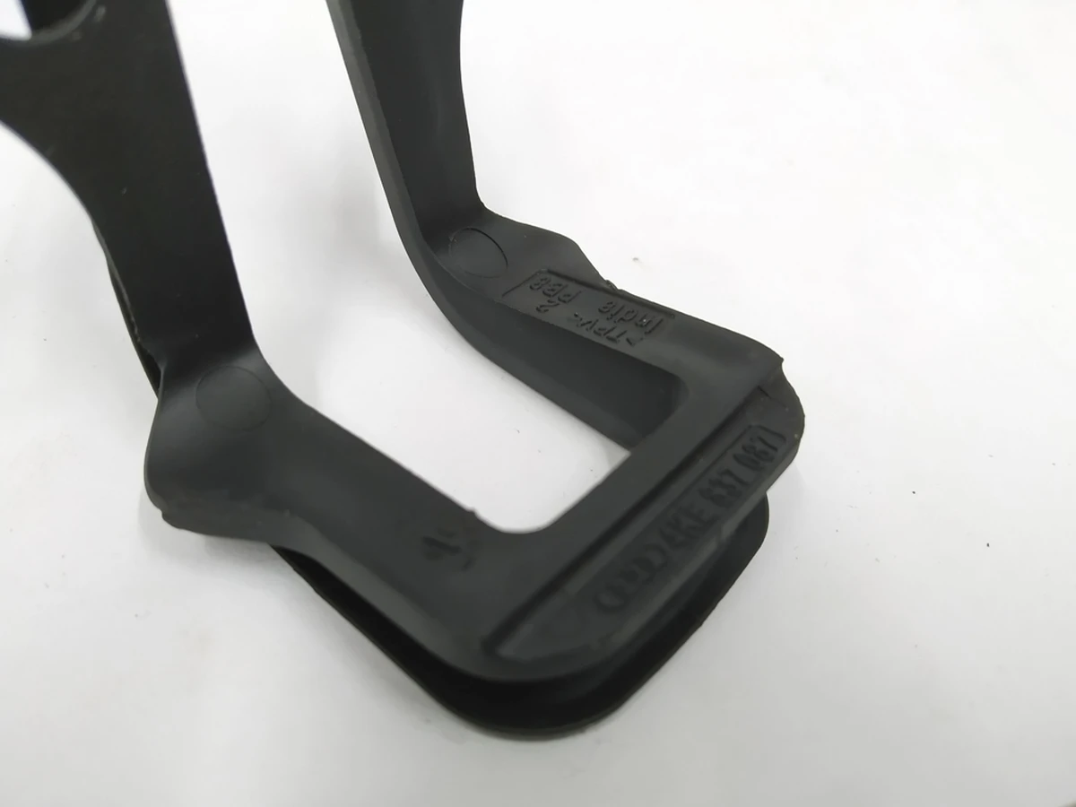 Накладка замка двері передньої ліва права Audi E-tron 4KE837087