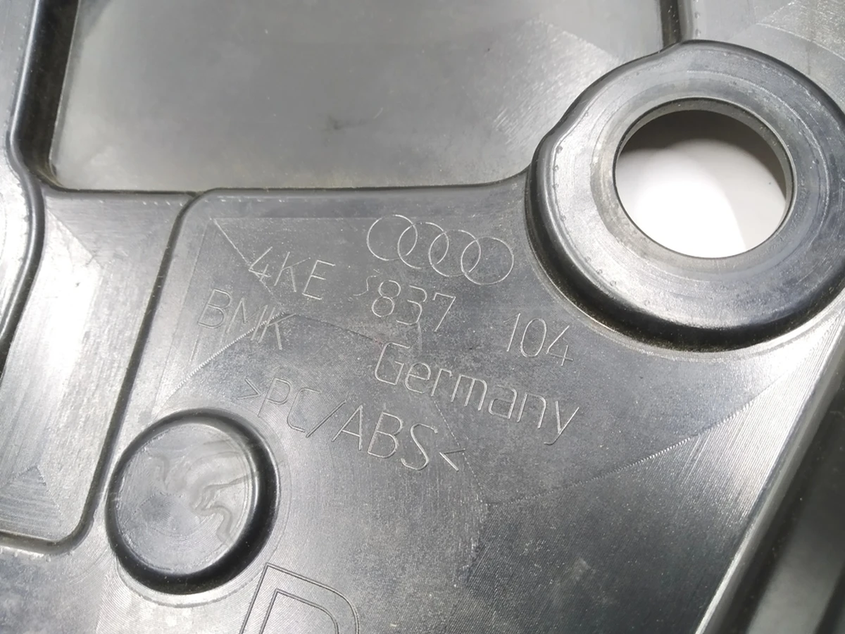 Door inner panel trim, right Audi E-tron 4KE837916