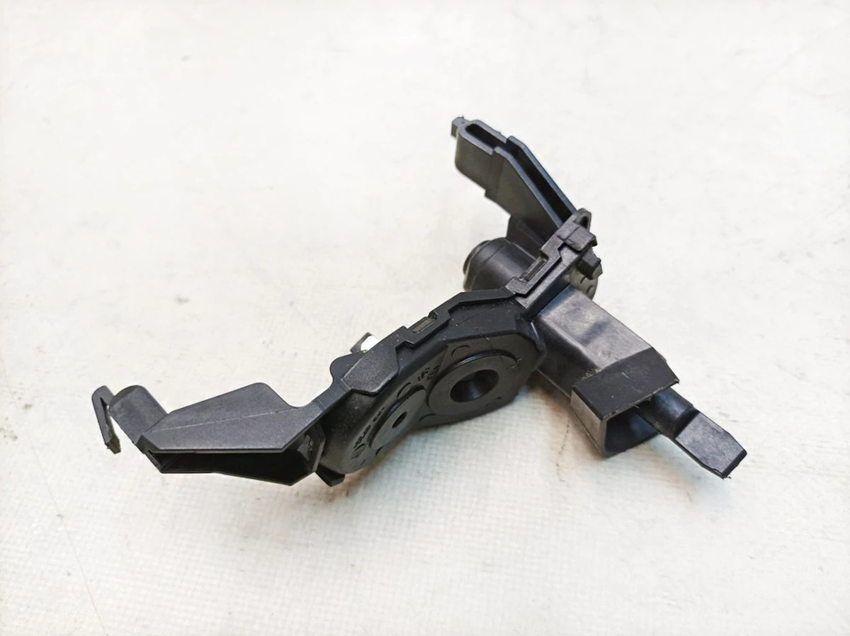 Модуль передачи (механизм открытия двери ключом) сторона водителя Audi E-tron 4KE837291