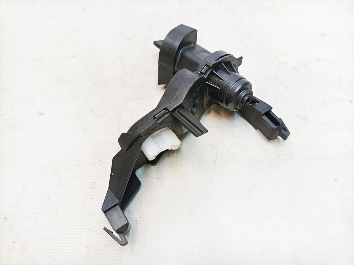 Модуль передачи (механизм открытия двери ключом) сторона водителя Audi E-tron 4KE837291